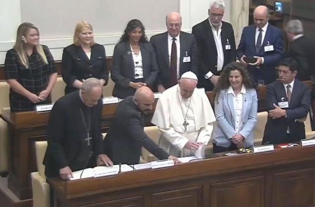 El Papa Francisco, en un encuentro con jueces y juezas del COPAJU.
