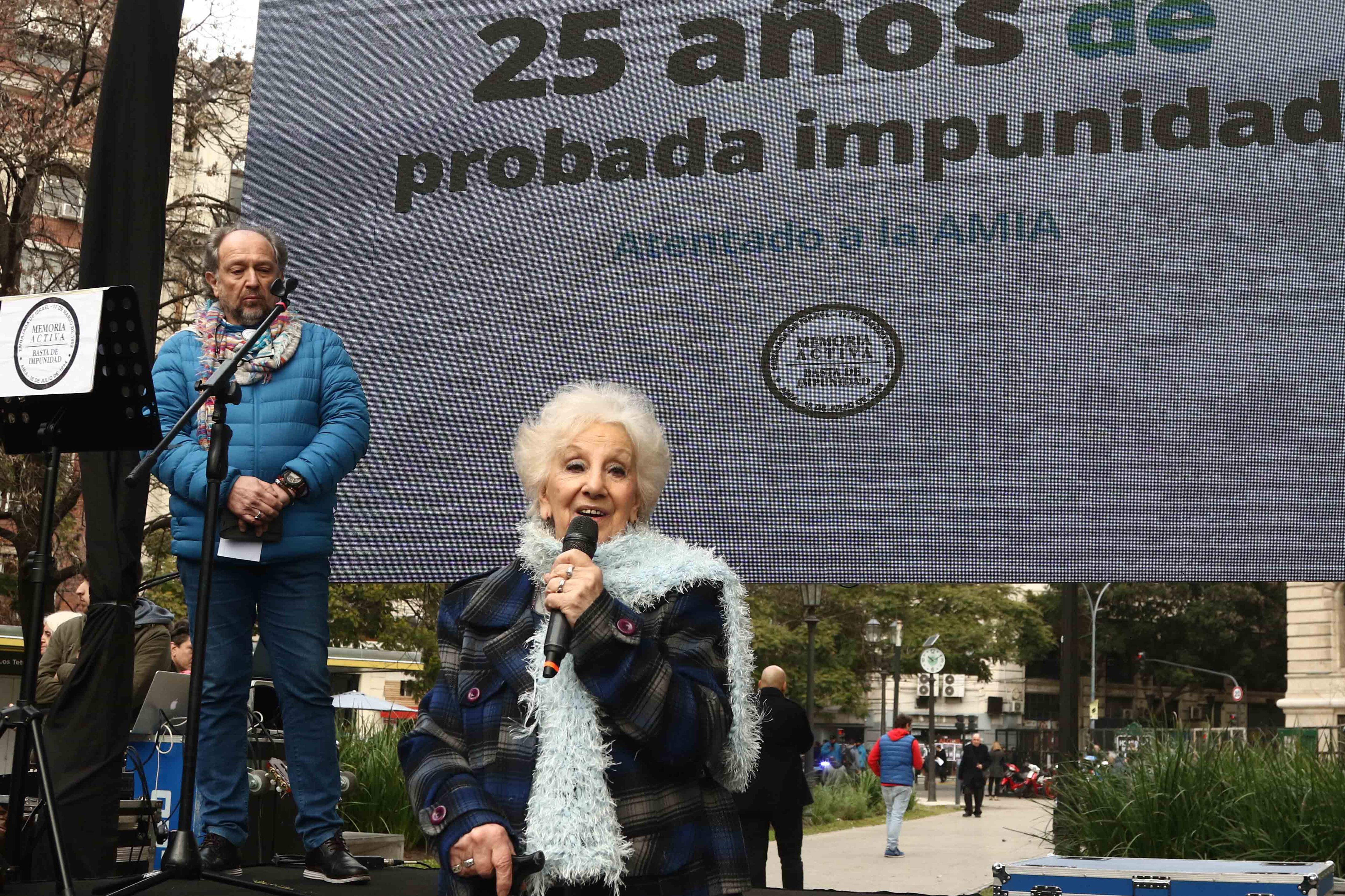 “Arrastramos el dolor enorme de lo acontecido. Pero no nos han derrotado", dijo Estela de Carlotto.