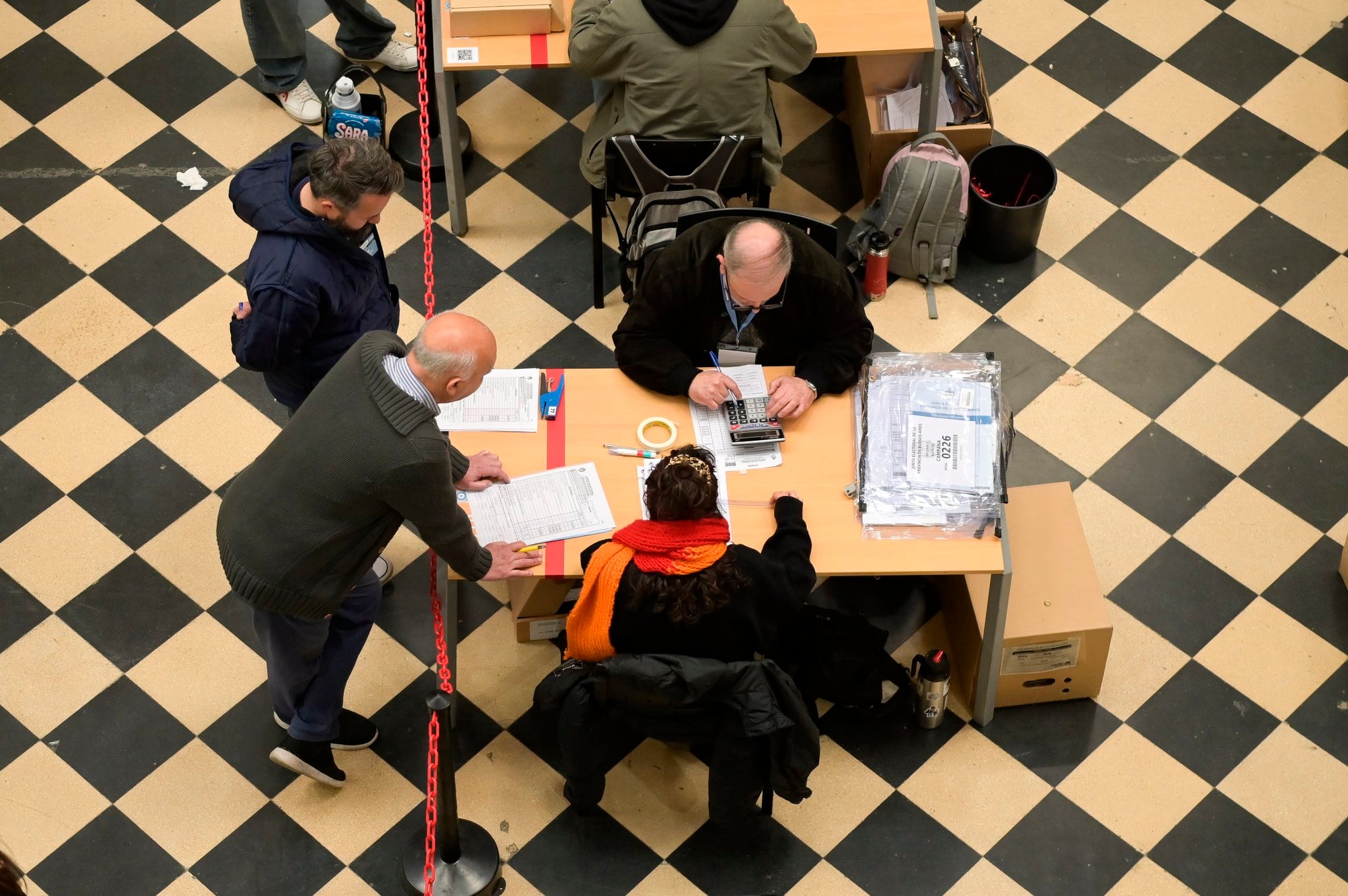 El escrutinio definitivo comenzo en la capital provincial.