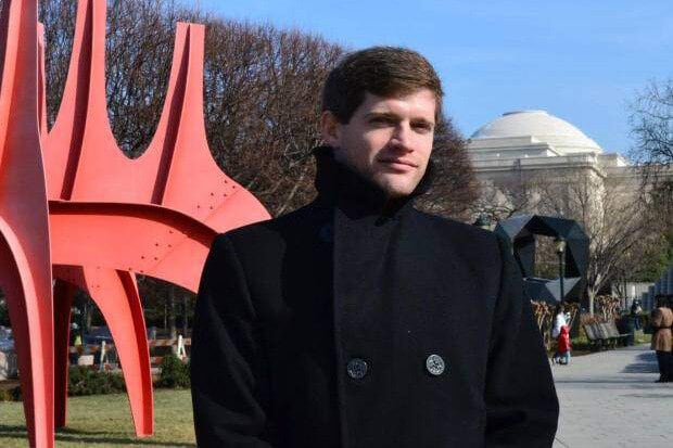 Klein tiene 46 años y admira a la dictadura a la que sirvió su tío.