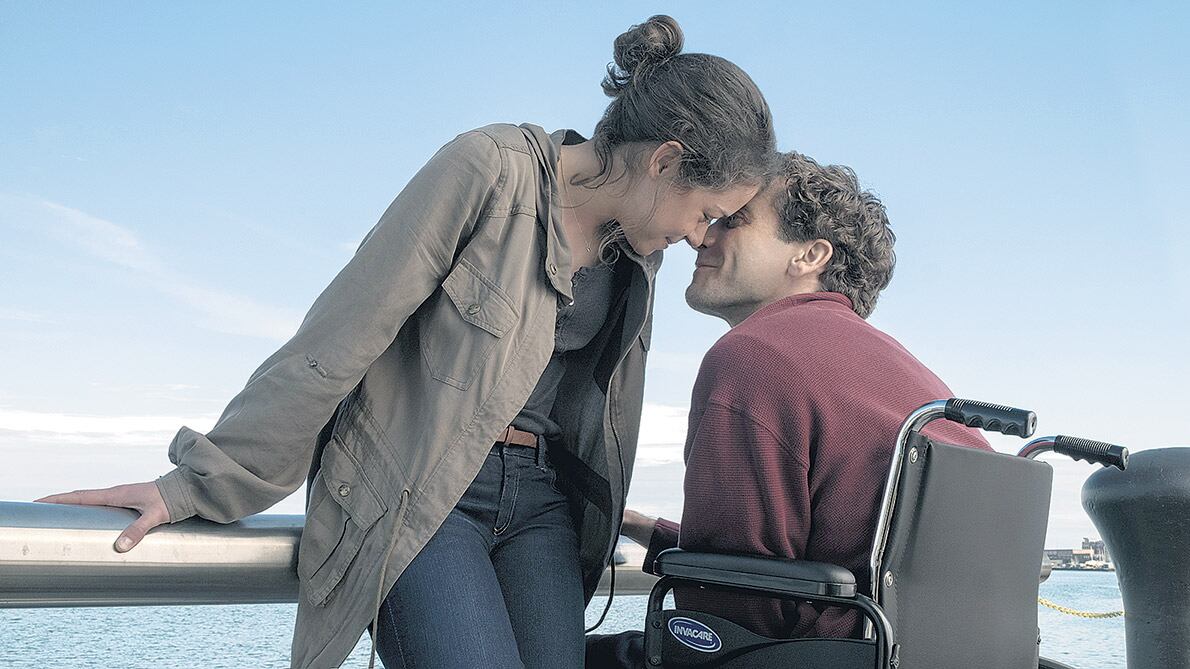 Tatiana Maslany y Jake Gyllenhaal, la pareja protagónica de Más fuerte que el destino.