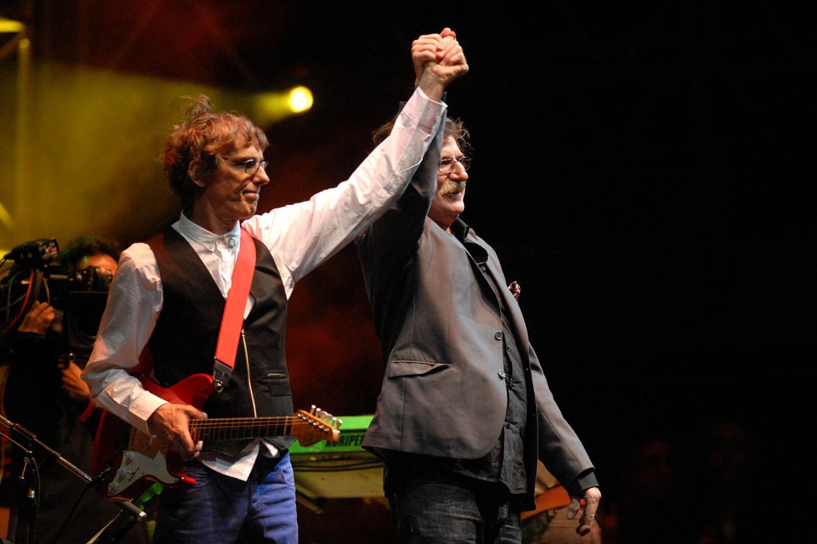 Spinetta y Charly García en la noche de las Bandas Eternas en Vélez, 2009.