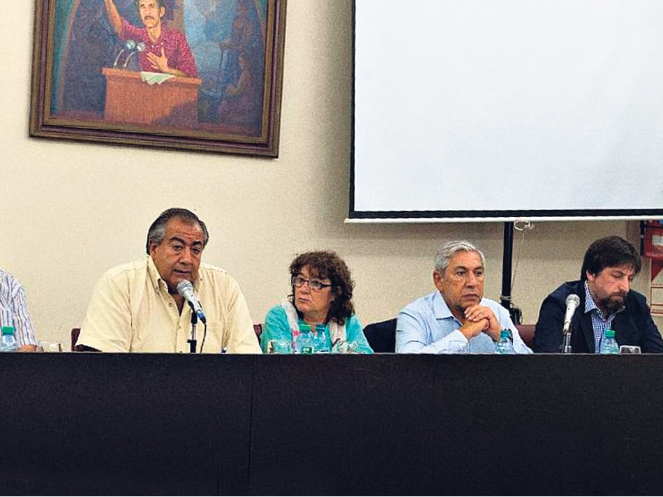 Dirigentes gremiales de diferentes extracciones confluyeron en la UMET.