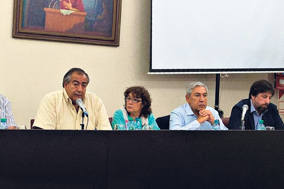 Dirigentes gremiales de diferentes extracciones confluyeron en la UMET.