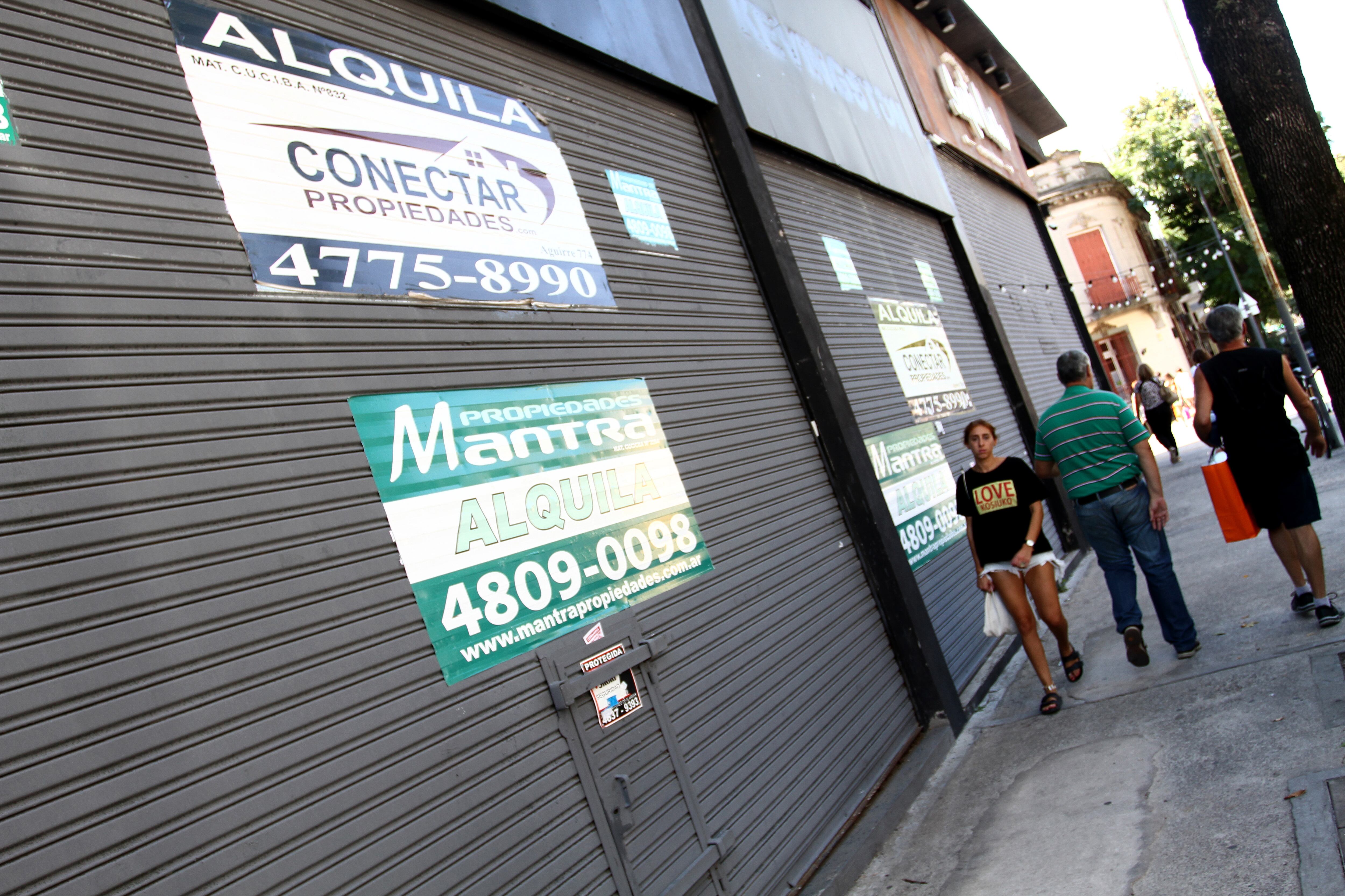 El comercio perdió 43.400 empleos el último año.