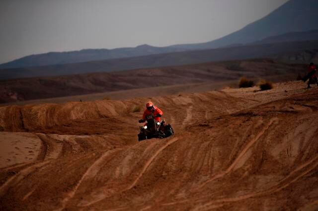 Manuel Andújar ganó la etapa y se acerca a la cima en la general del Dakar