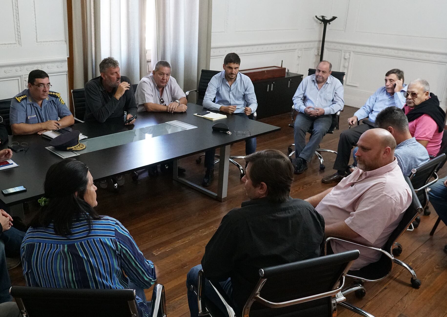 Pullaro recibió a representantes de las cámaras y gremios de taxistas.