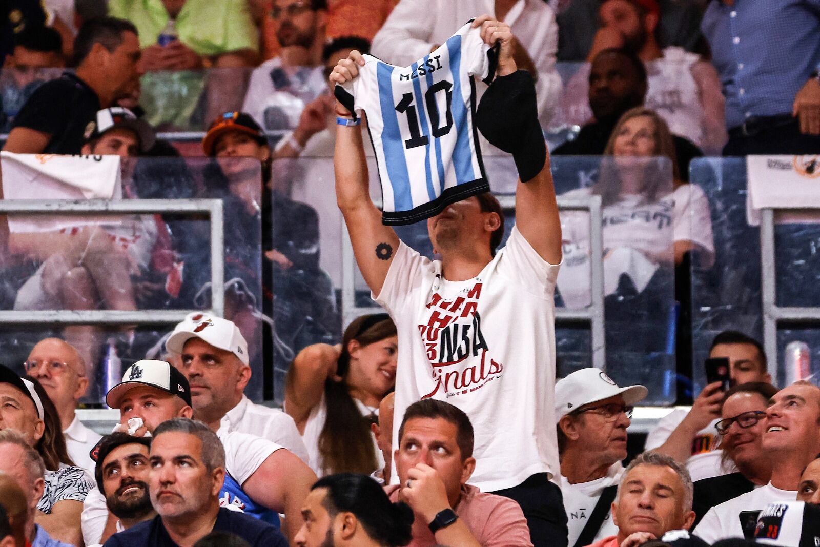 Durante la final de la NBA, la llegada de Messi a Miami no pasó inadvertida