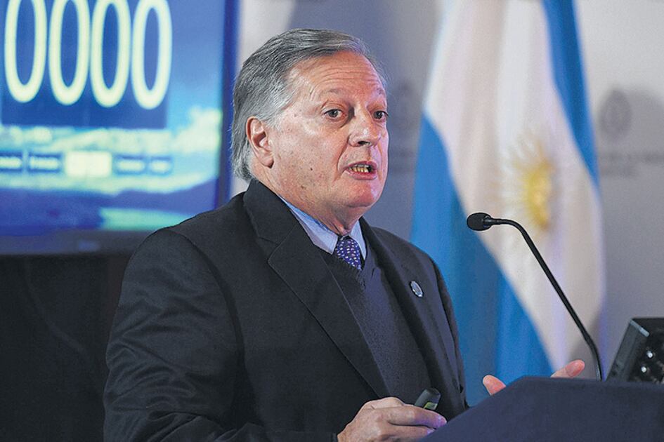 Juan José Aranguren, ministro de Energía y Minería, defendió las modificaciones al contrato.