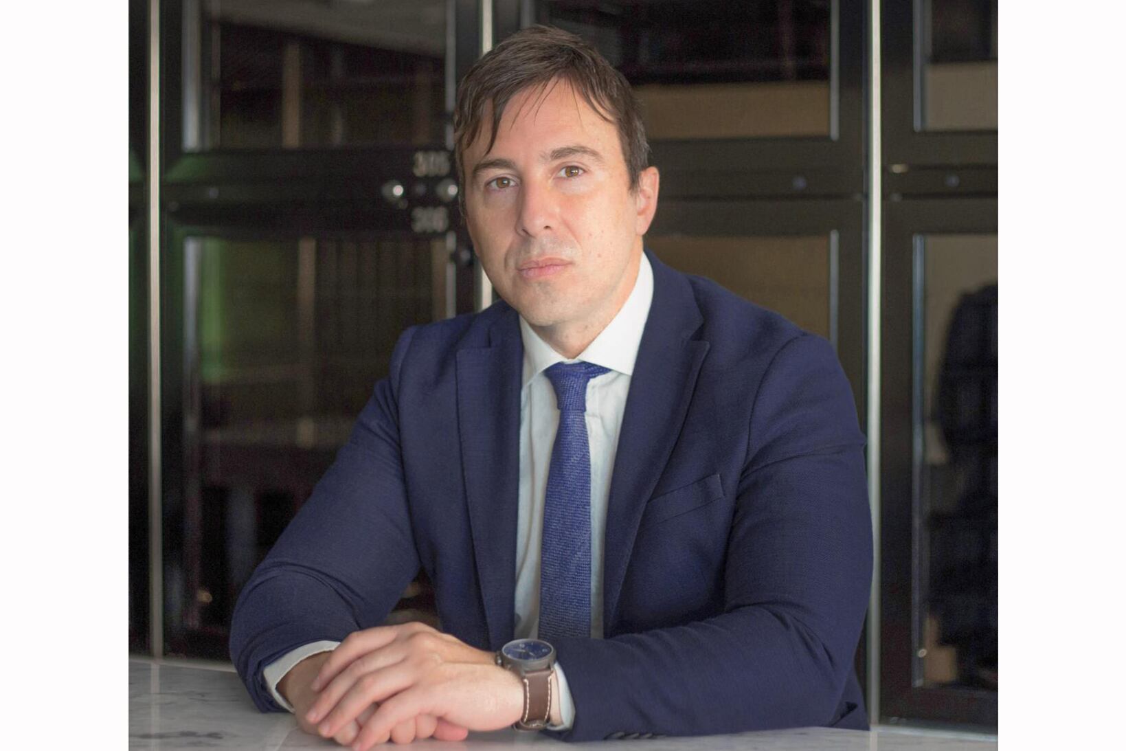 El letrado presentó una demanda federal por lavado de activos.