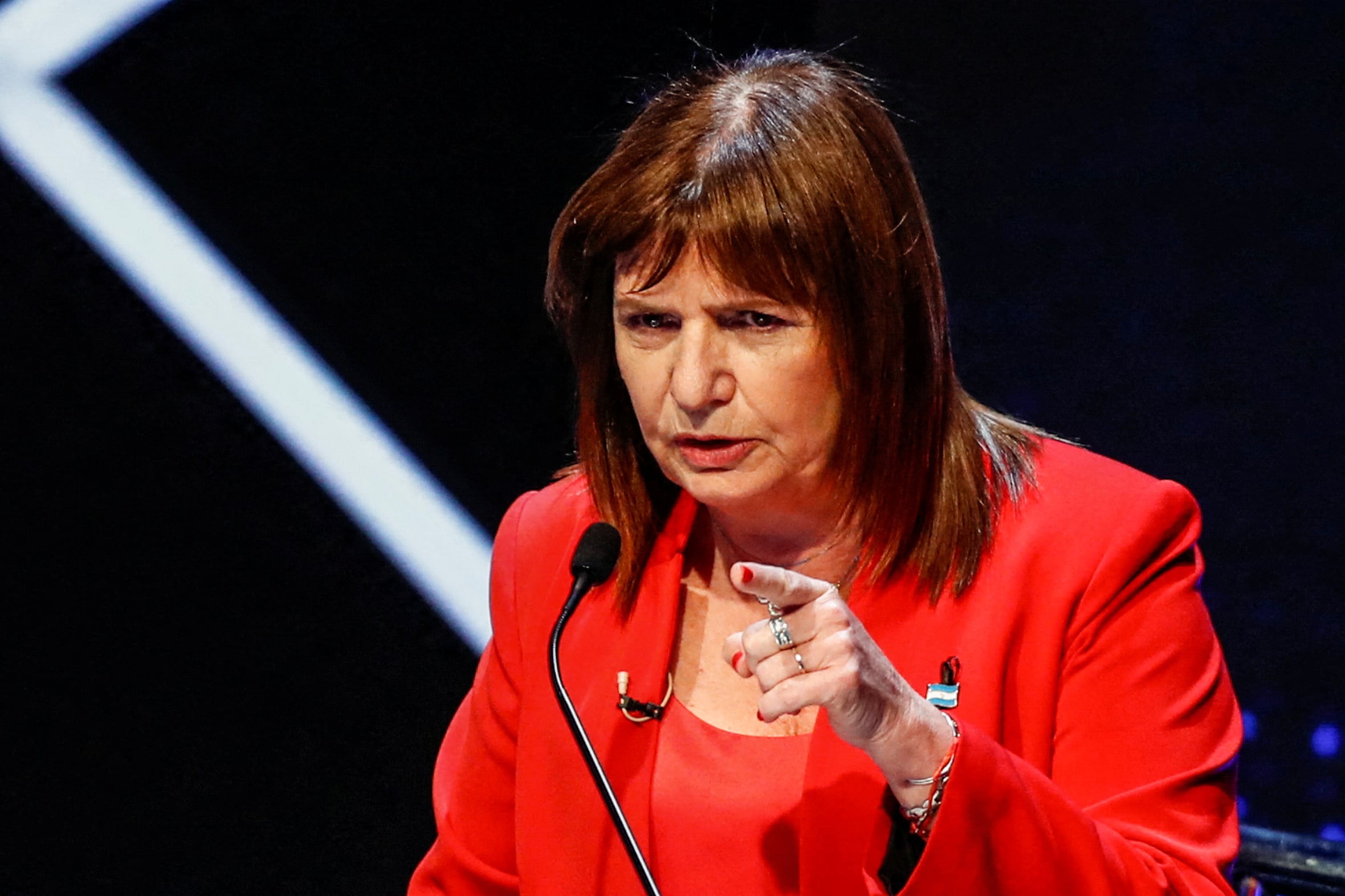 Patricia Bullrich busca sacar provecho de los dichos de Milei que dispararon la corrida. 
