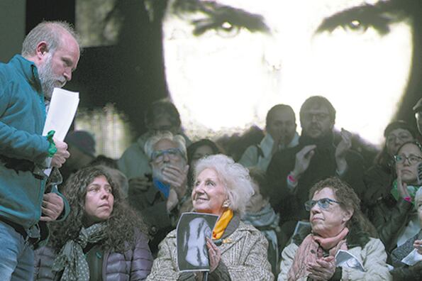 “Funcionarios encubrieron a Gendarmería y persiguieron a nuestra familia en lugar de cuidarla”, dijo Maldonado.