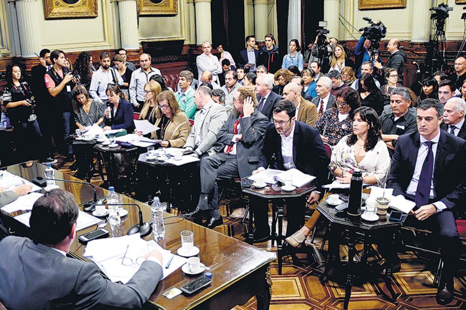 En la reunión de la Bicameral estuvieron presentes unos 40 familiares de los submarinistas.