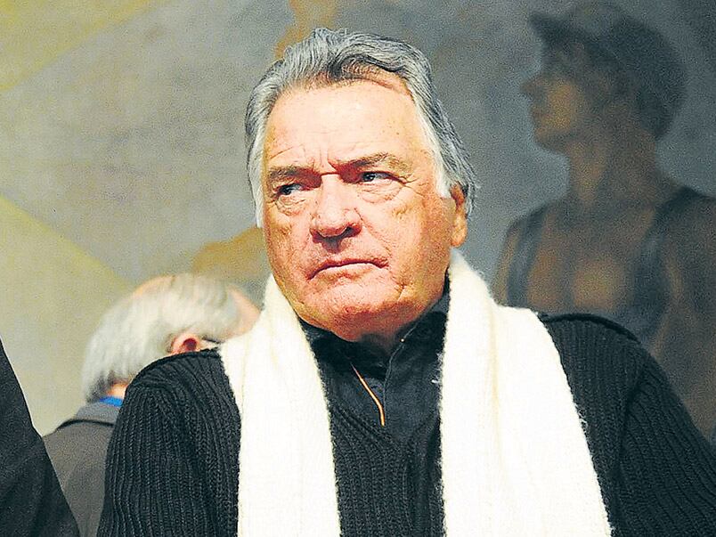 A Barrionuevo le amargaron la cena con la que festejaba su cumpleaños.