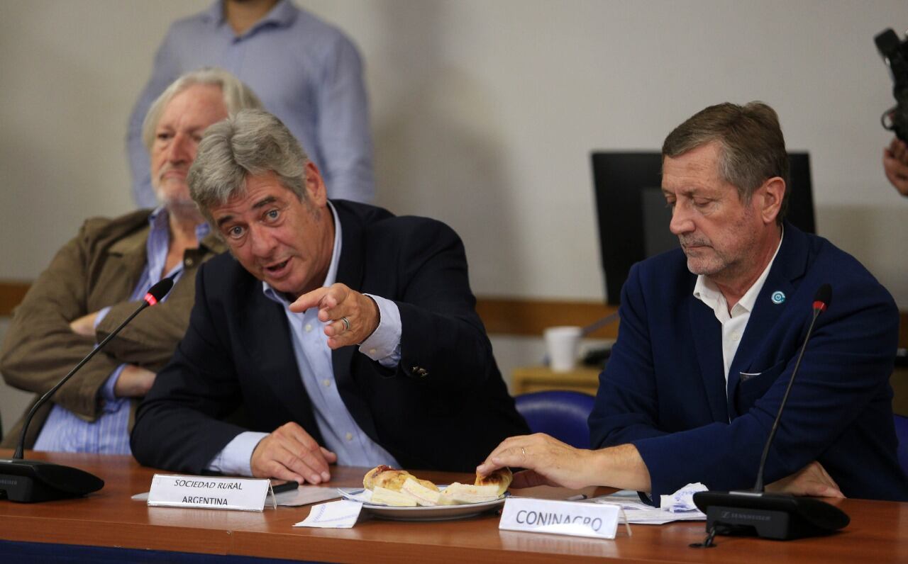 El presidente de la Sociedad Rural Argentina (SRA), Nicolás Pino, indicó que entiende que “el ministro seguramente ha conversado con las empresas exportadoras y están previendo algo en particular”.