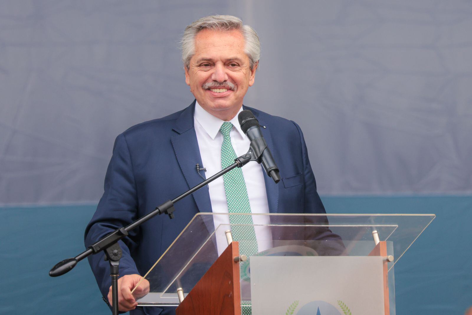 Alberto Fernández prepara anuncios antes de la veda.