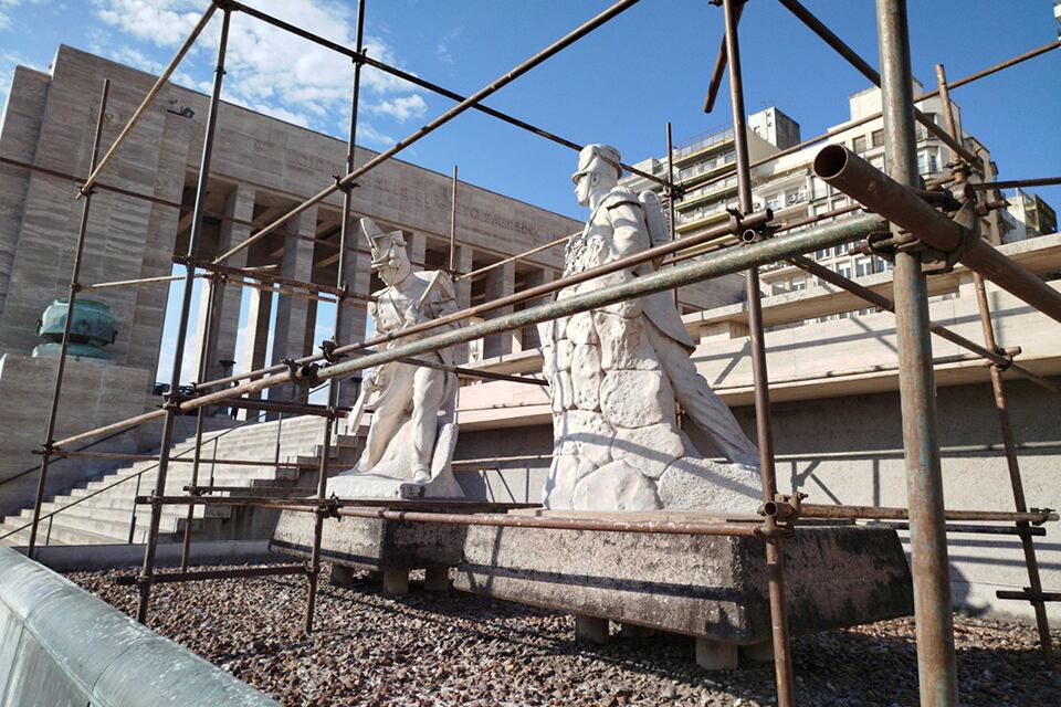 El pasaje Juramento conduce al Monumento.