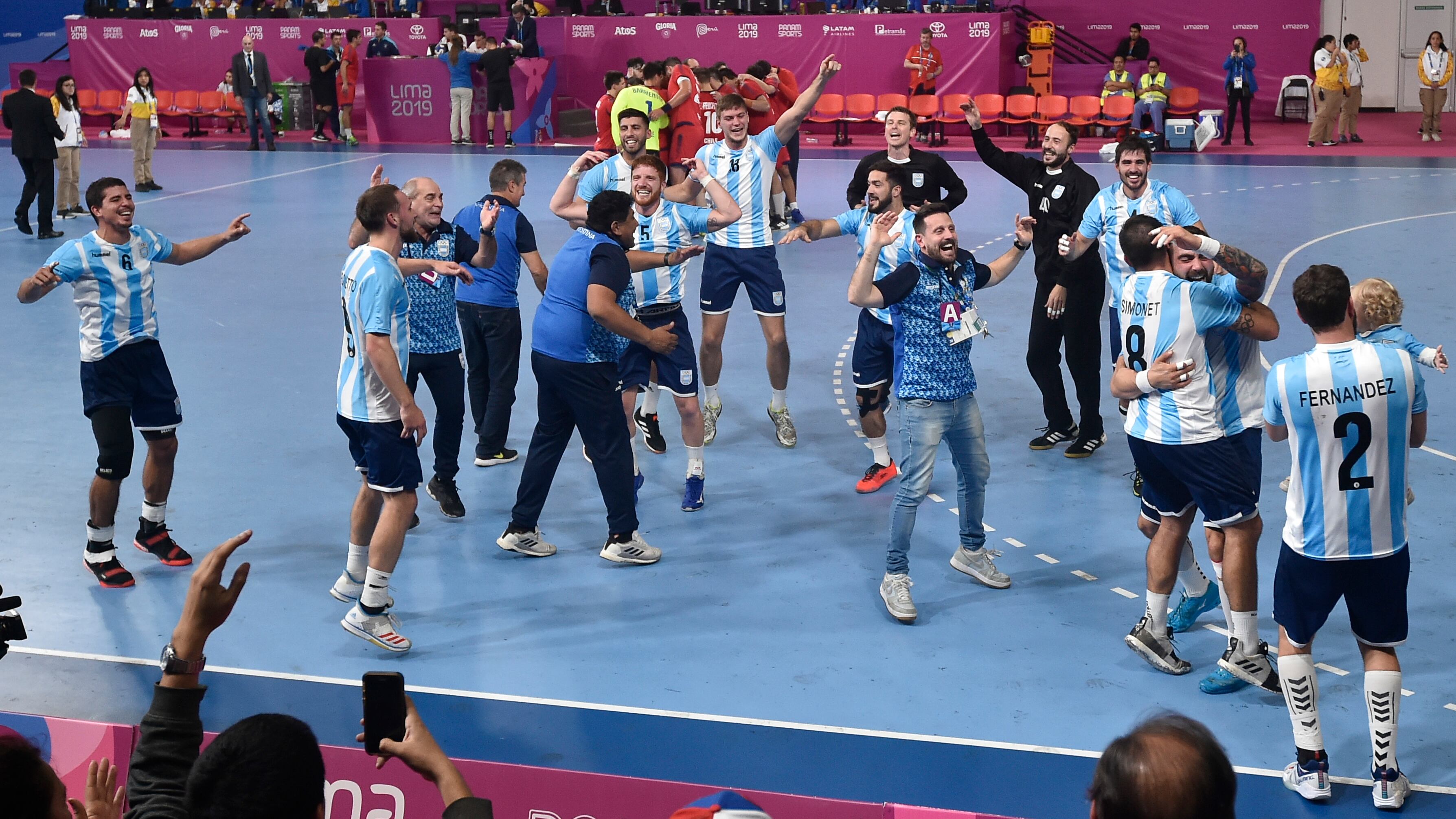El festejo de Los Gladiadores tras vencer a Chile y ganar la medalla de oro.