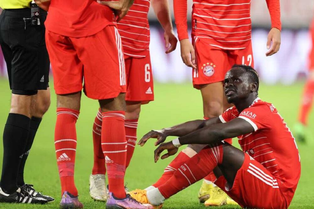 Sadio Mané se lesionó en el partido del Bayern ante el Werder Bremen