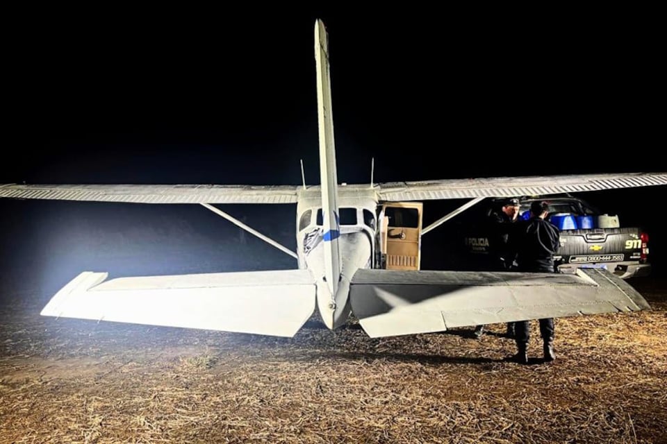 El Cesna Skylane habría tenido un desperfecto que lo obligó a bajar.