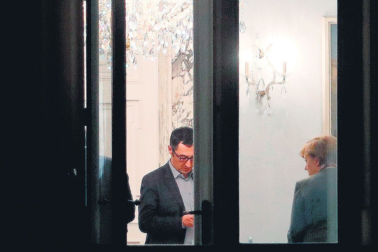 Merkel negocia con un líder verde, pero no pudieron cerrar un acuerdo.