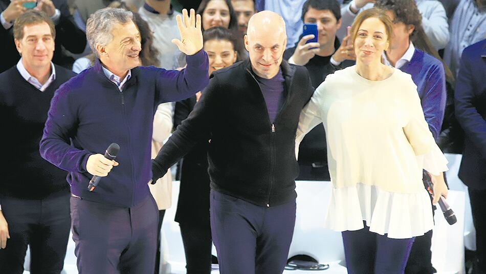 Mauricio Macri, Horacio Rodríguez Larreta y María Eugenia Vidal en el cierre en Ferro.