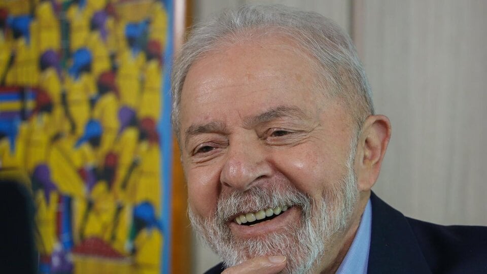 La nueva encuesta se presentó en medio del viaje de Bolsonaro al funeral de la reina Isabel y en momentos en que la campaña del actual presidente aumenta su artillería contra Lula en la propaganda electoral.(Foto: Télam)