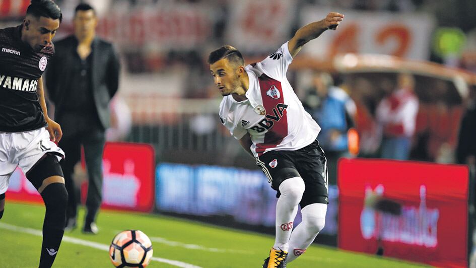 Saracchi le dejó su lugar a Casco en el triunfo ante Lanús.