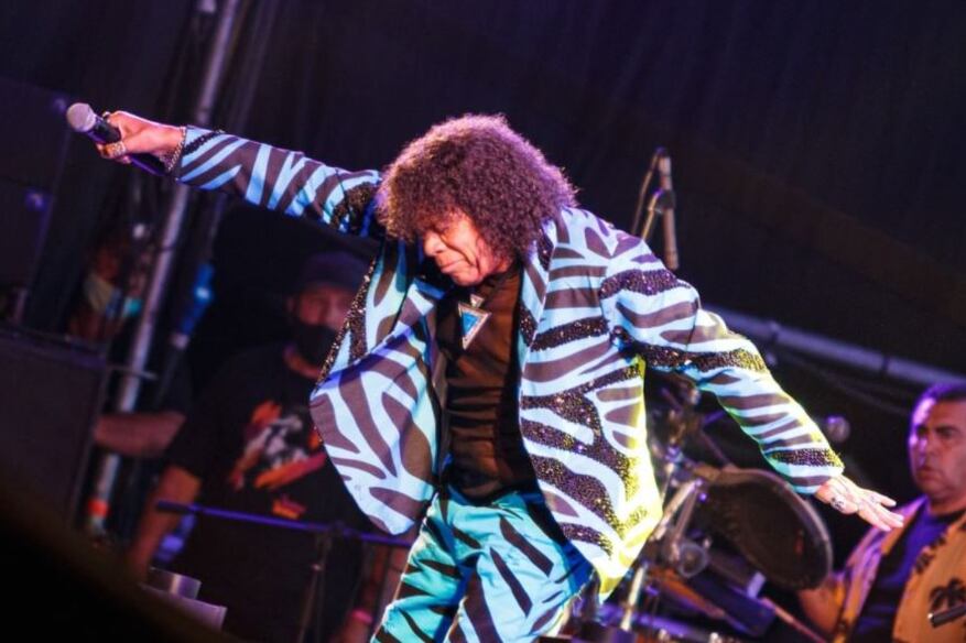 "La Mona" Jiménez festeja sus 55 años de trayectoria frente al Obelisco. Imagen: @Lamonaoficial.