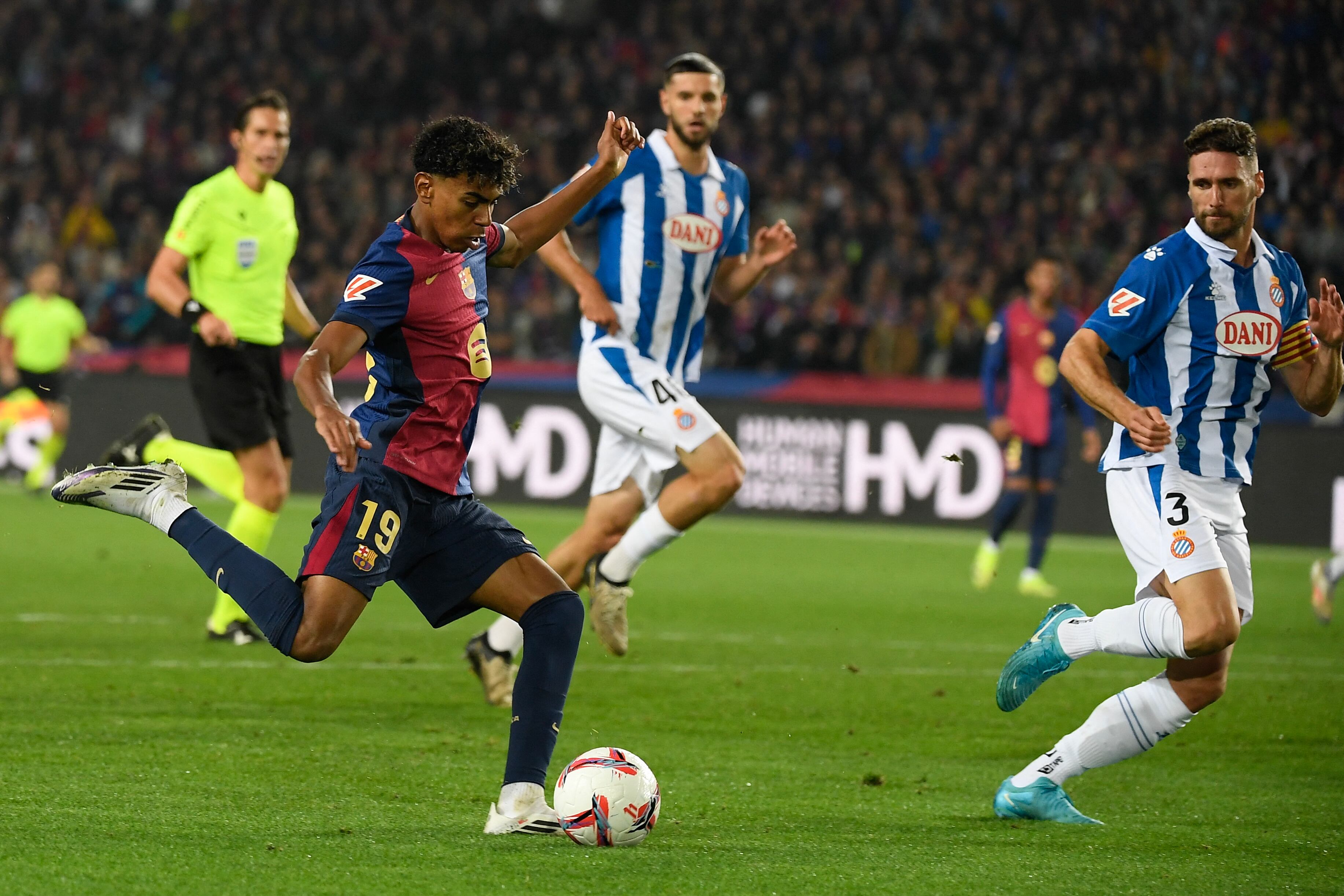 Lamine Yamal, en acción ante el Espanyol de Barcelona