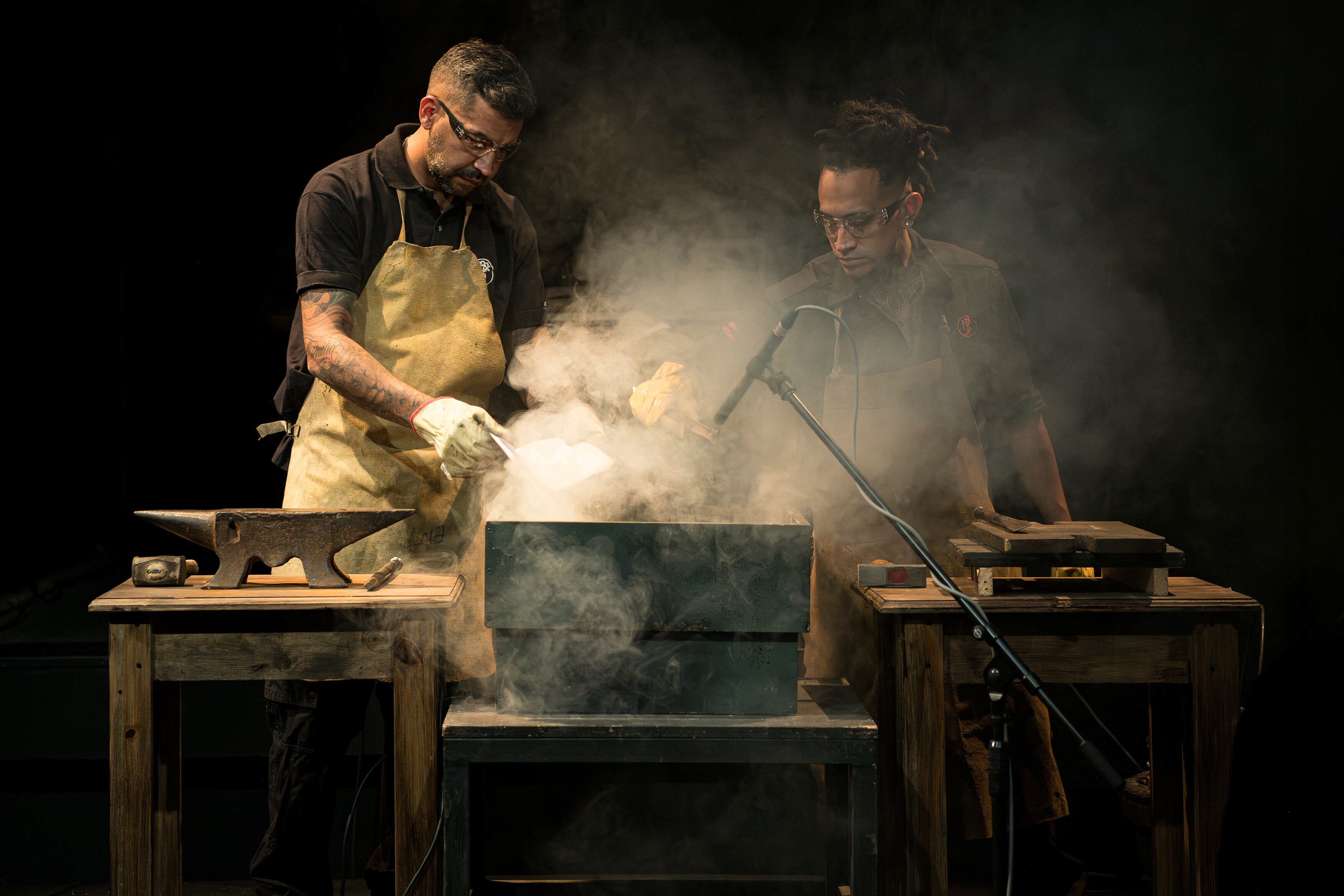 En la puesta participan trabajadores de distintos oficios del Colón.