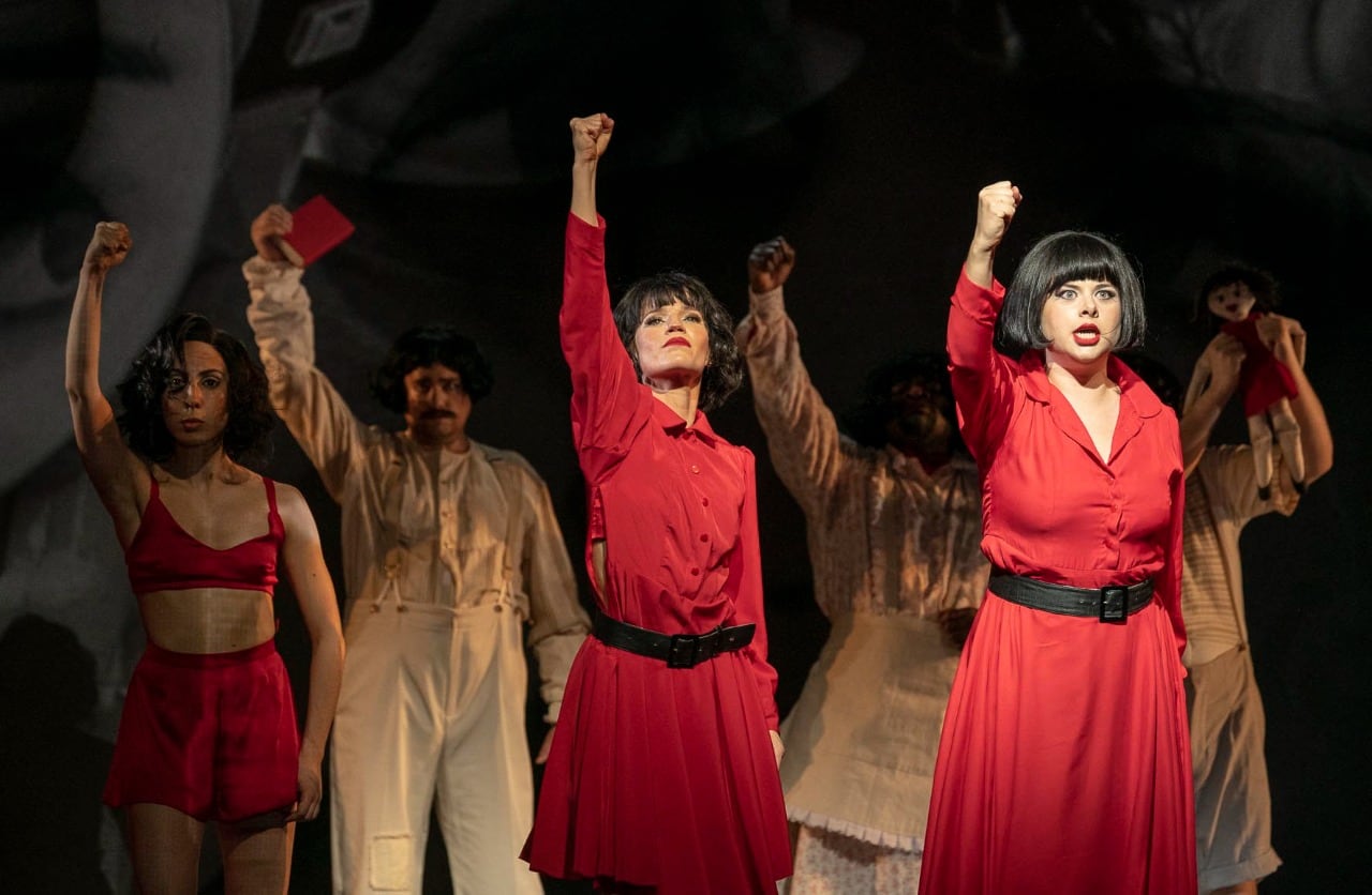 "Los siete pecados capitales" encierra una prédica contra la infamia del capitalismo.