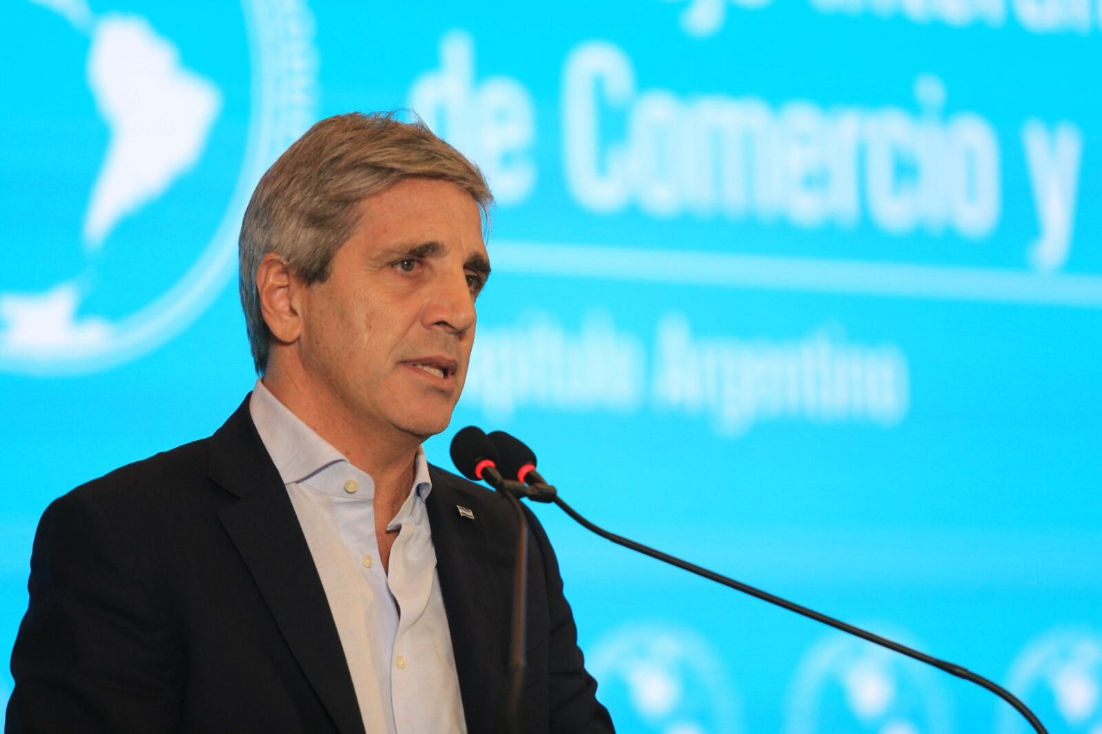 Luis Caputo prometió un 10% de inflación para marzo y fue 11.