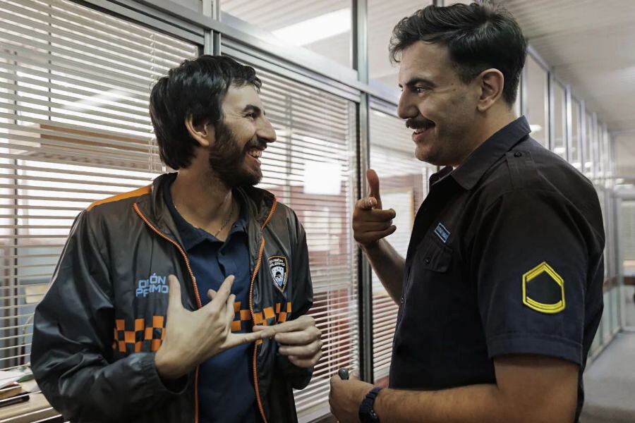 Santiago Korovsky y Martín Garabal en una escena de División Palermo.