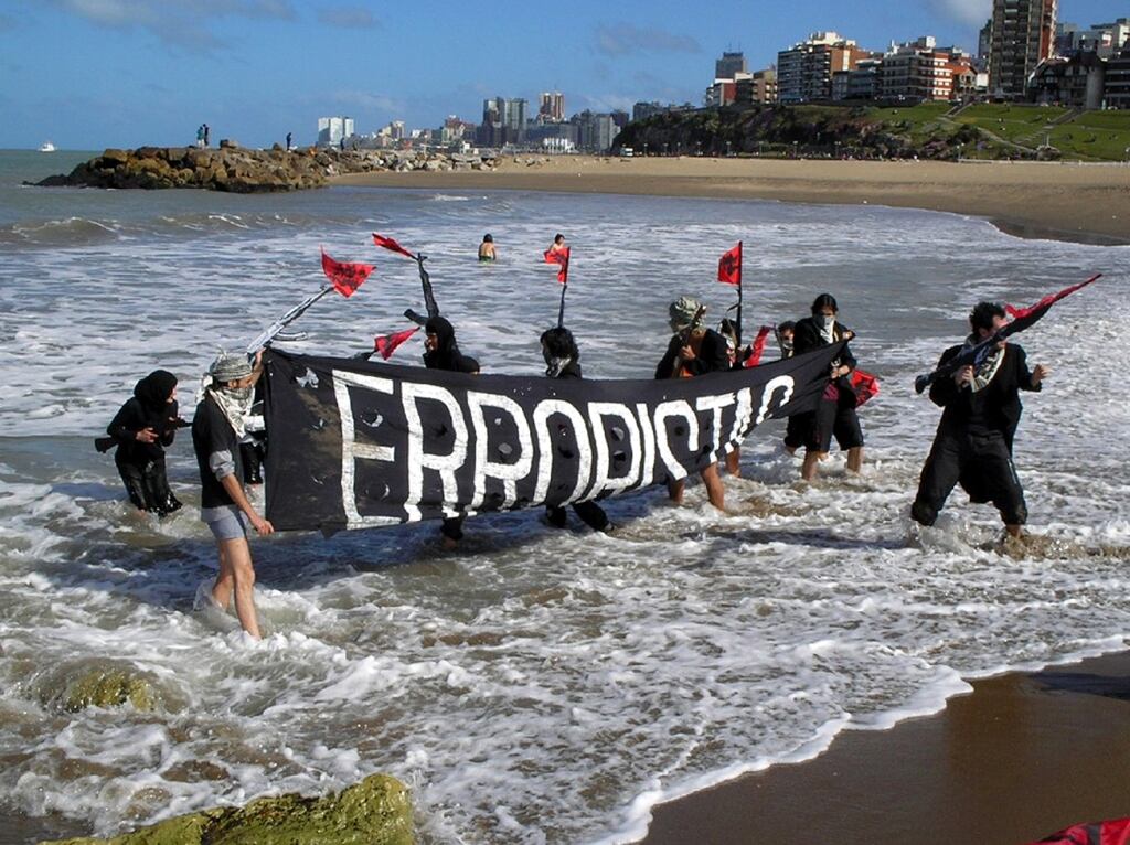 Los erroristas en acción en Mar del Plata, en 2005.
