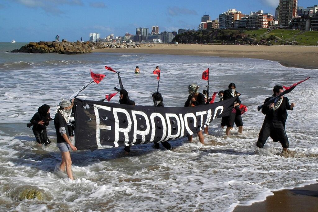 Los erroristas en acción en Mar del Plata, en 2005.
