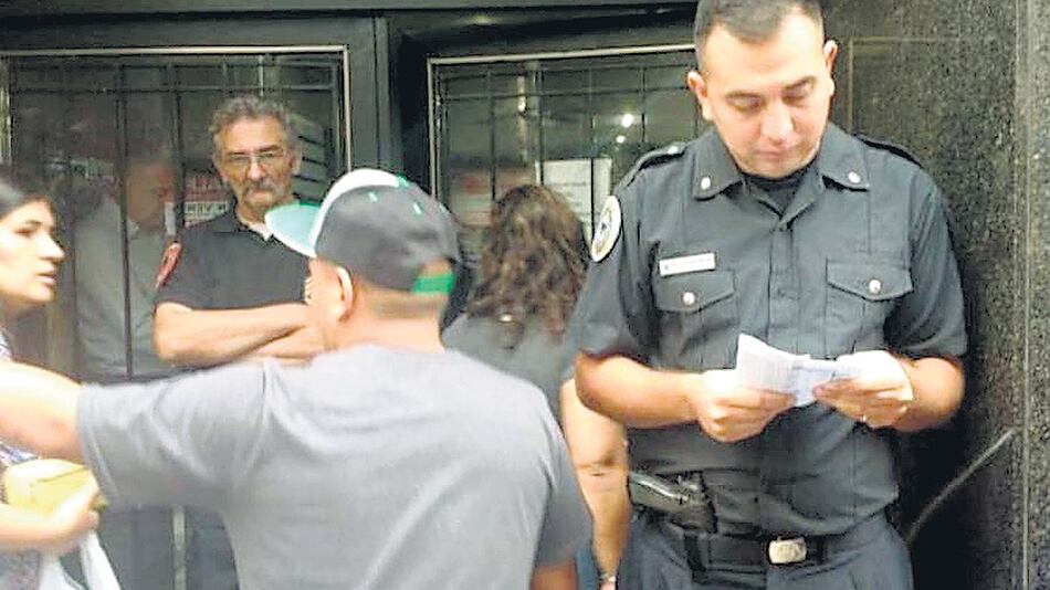 “Los despidos ocurren en el marco del desguace del área y de una fuerte merma en la asignación de pensiones”, denunciaron los trabajadores.