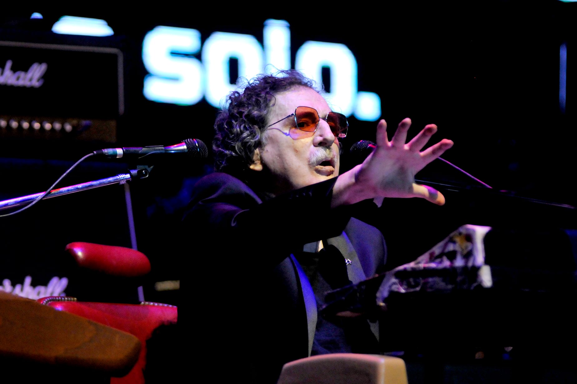 “Somos iguales ante la ley… de gravedad, ¡boludo!”, dijo Charly.