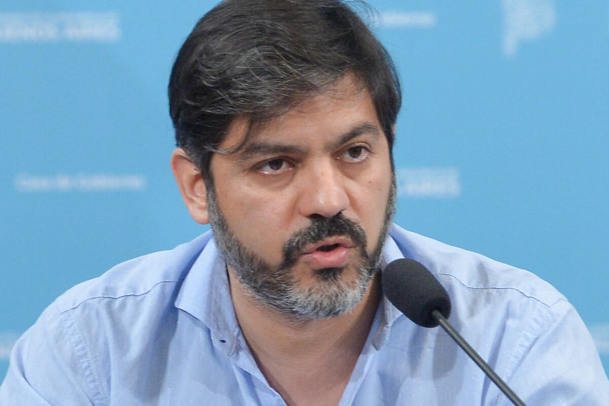 "Que la oposición se deje de joder". Cansado de las campañas negativas que la oposición despliega ante cada iniciativa del gobierno bonaerense, el jefe de Gabinete bonaerense mostró su fastidio.