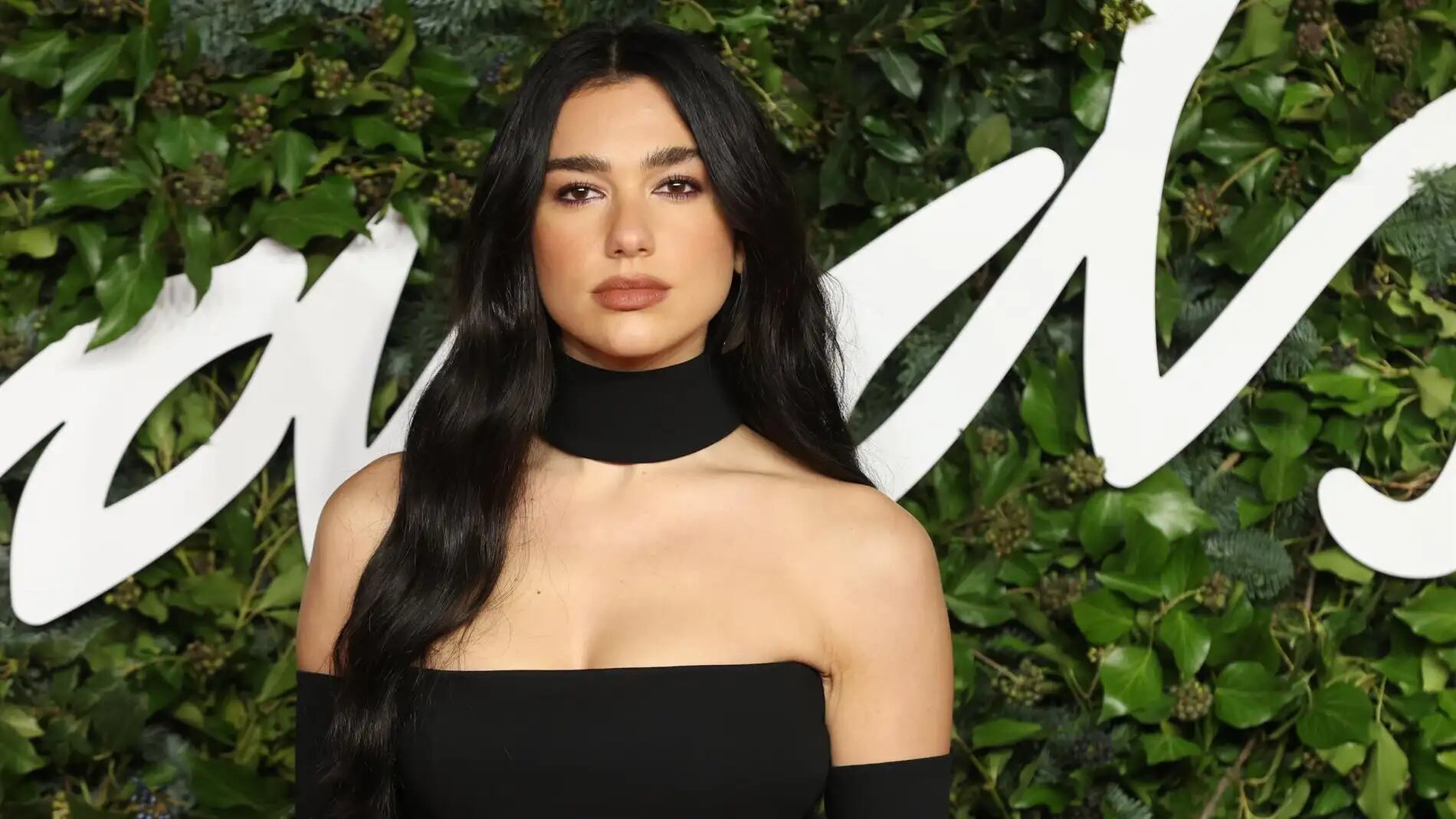 Dua Lipa, una de las estrellas que se presentarán en septiembre en suelo argentino.