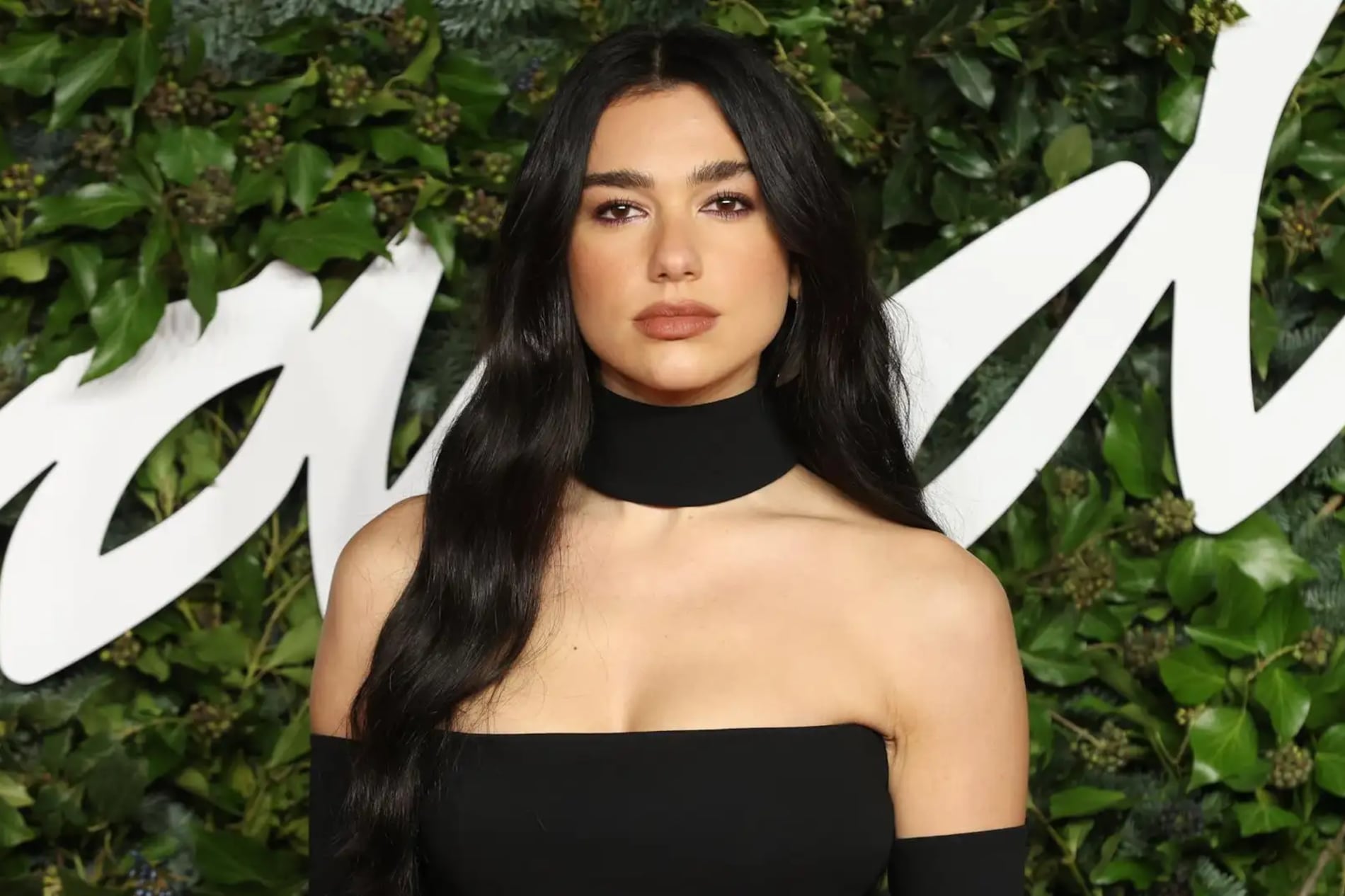 Dua Lipa, una de las estrellas que se presentarán en septiembre en suelo argentino.