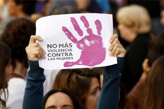 Las denuncias por violencia doméstica crecieron un 36% en CABA, según un informe de la Corte Suprema. Imagen: EFE.