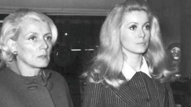 Madre e hija: Renée Simonot y Catherine Deneuve, circa 1967. 