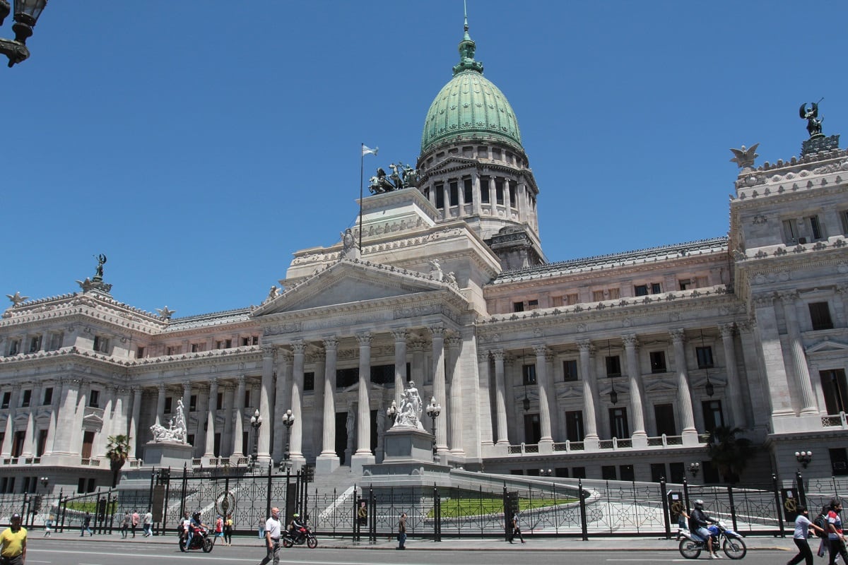 La decisión se tomó en medio de las tensiones dentro del oficialismo por el rumbo económico y la escalada inflacionaria. 
