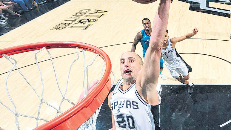 Ginóbili estuvo en la cancha durante 26 minutos, y marcó diez puntos.