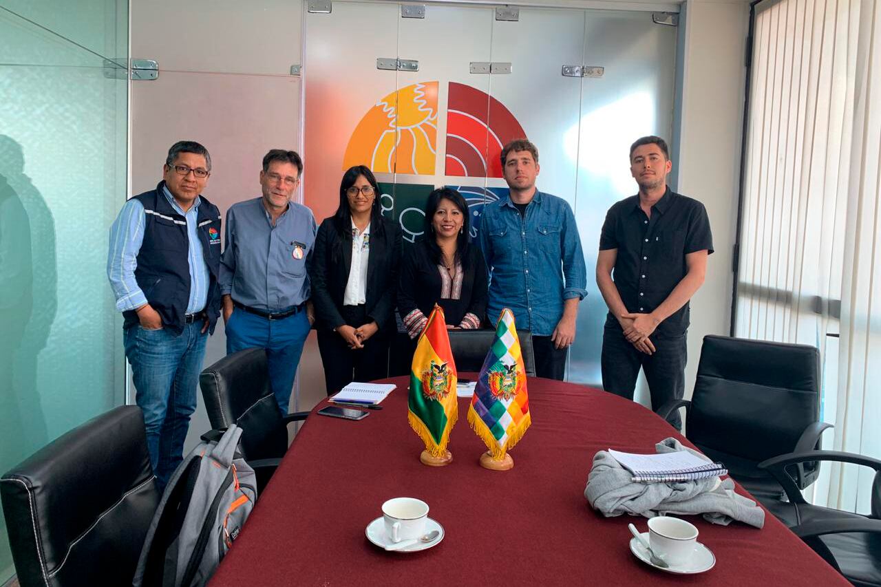 Olveira se reunió con la defensora del Pueblo boliviana, Nadia Cruz Tarifa.