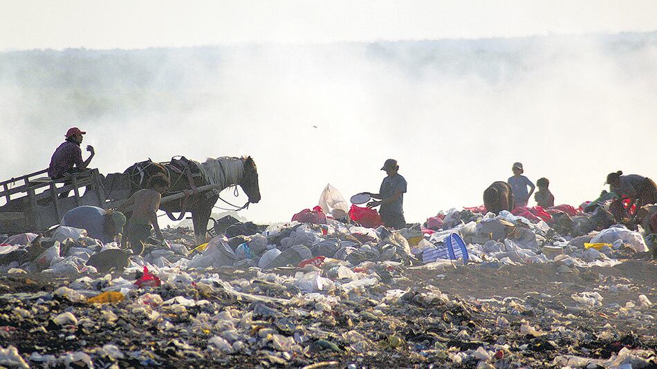 En la actualidad, 3000 toneladas se entierran a diario en la Ceamse.