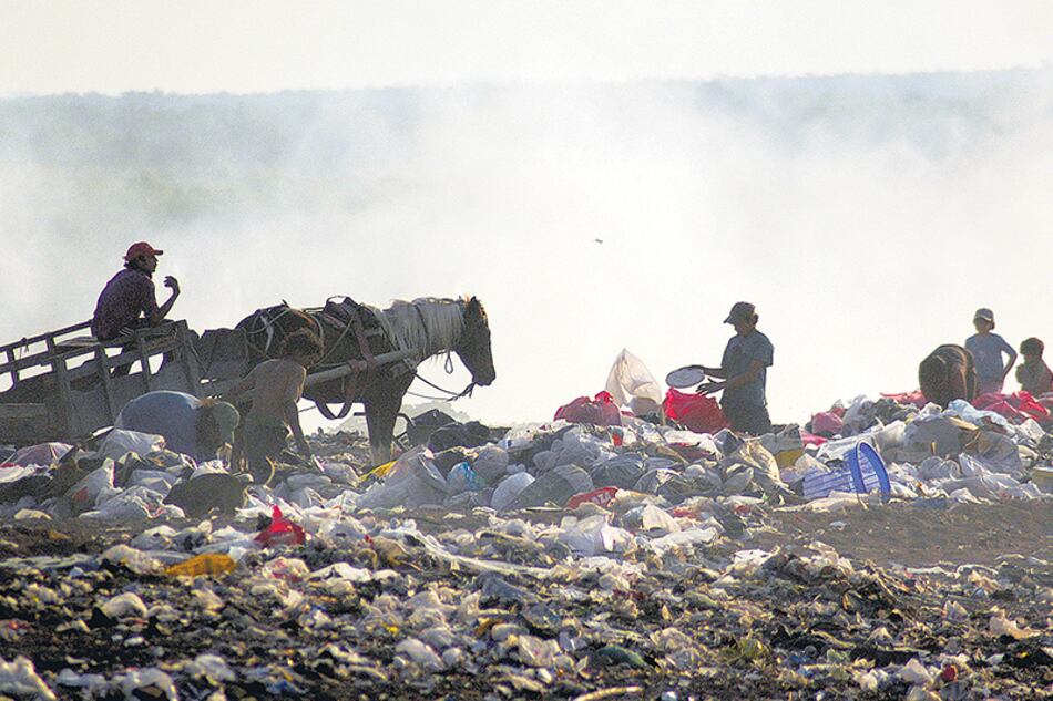 En la actualidad, 3000 toneladas se entierran a diario en la Ceamse.