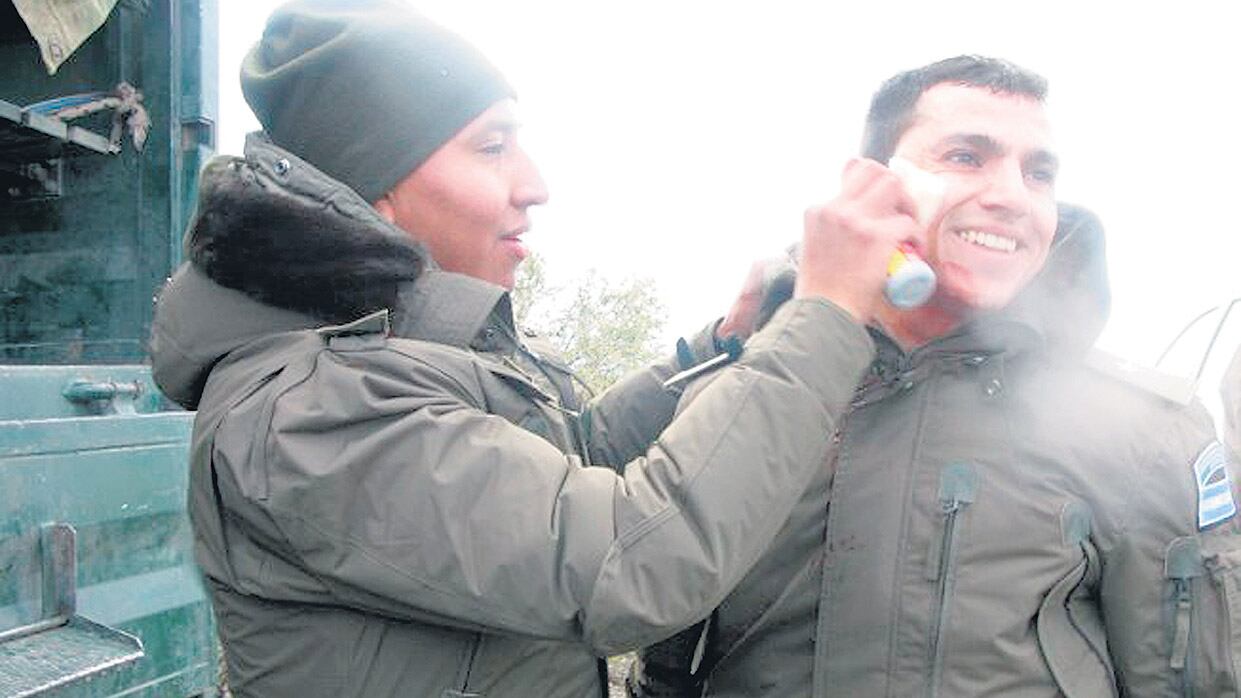 El gendarme fue uno de los que persiguió a los mapuches y Maldonado hasta el río Chubut y resultó herido en su cara durante la represión.