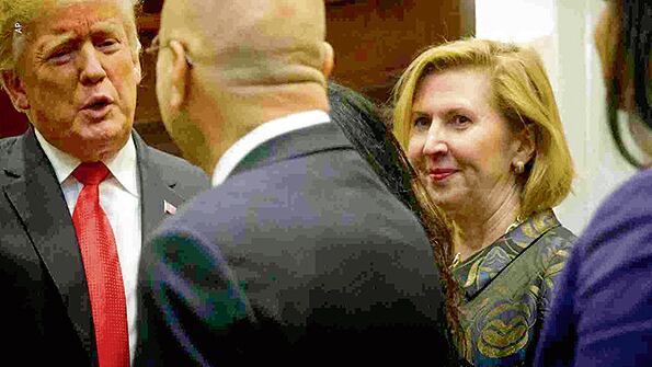 Trump con Ricardel, la funcionaria de seguridad nacional despedida a instancias de Melania.